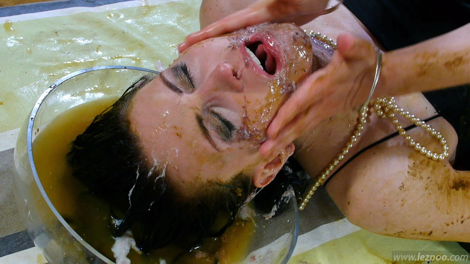 Annabelle Lee shit scat puke vomit